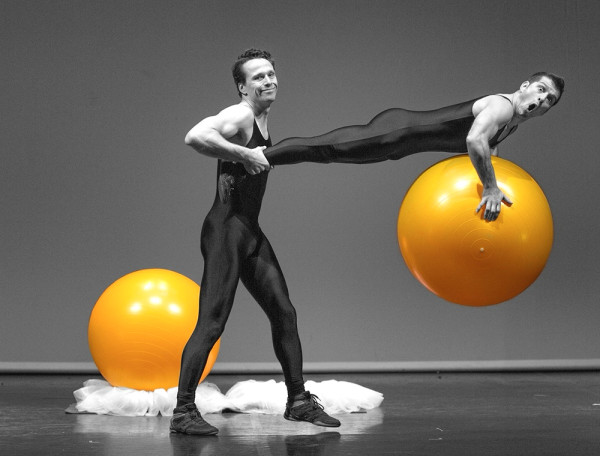 搶先睇新春花車設計!旅發局「國泰新春國際匯演之夜」花車巡遊+精彩表演 為馬年賀歲打頭陣