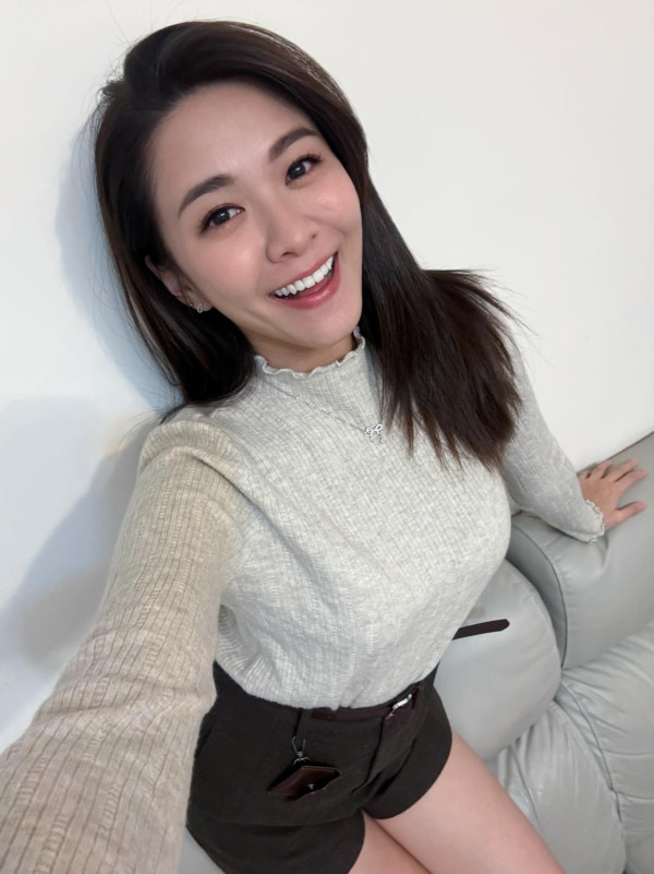 江嘉敏情人節疑突然宣佈閃婚封盤？晒婚紗照神秘男曝光：「大家可以恭喜我」