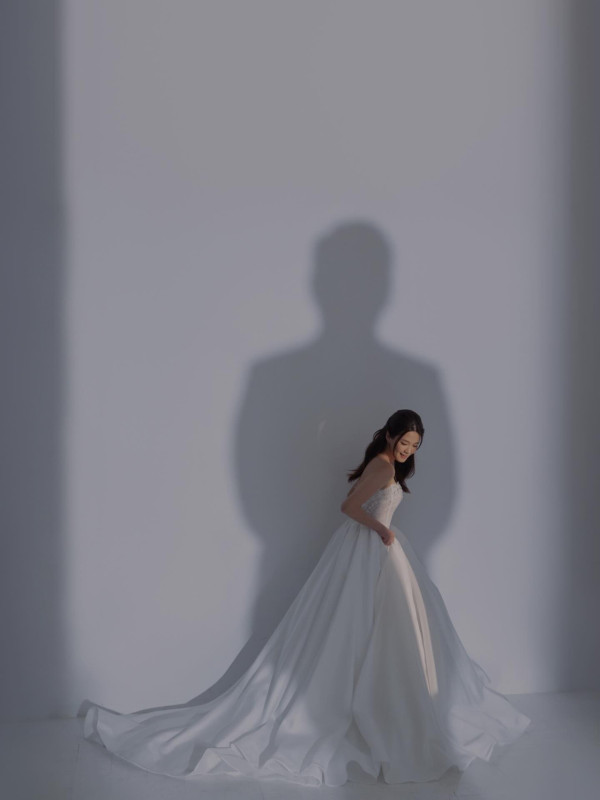 江嘉敏情人節疑突然宣佈閃婚封盤？晒婚紗照神秘男曝光：「大家可以恭喜我」