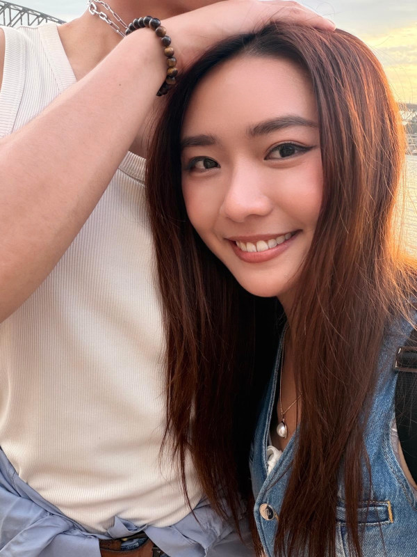 戴祖儀IG突然公開「男友」摸頭合照！情人節放閃激讚胸肌 身份曝光意想不到