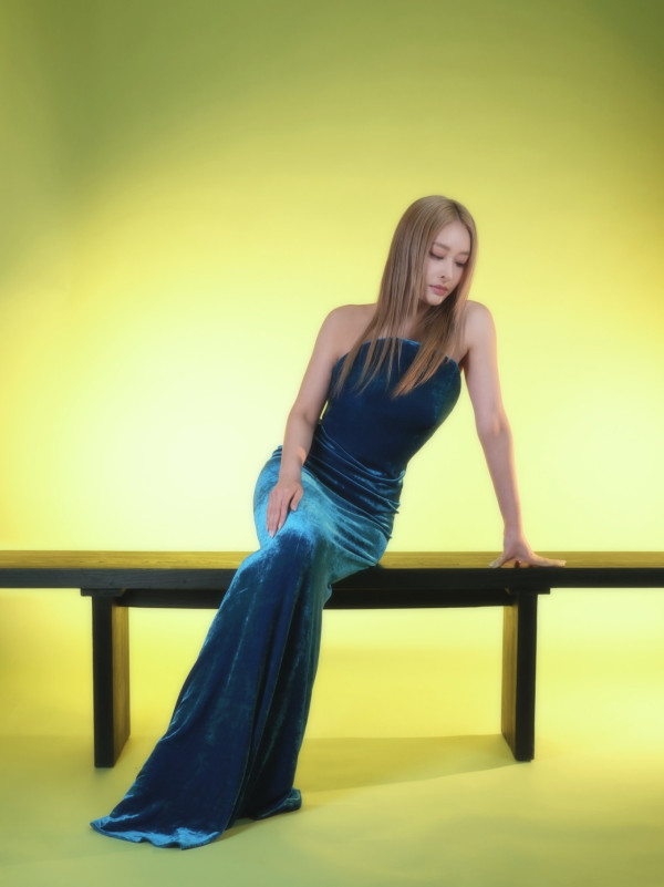 陳瀅蛇年壓軸化身性感「蛇女郎」極驚艷！金髮造型S字水蛇腰身材誘惑爆燈