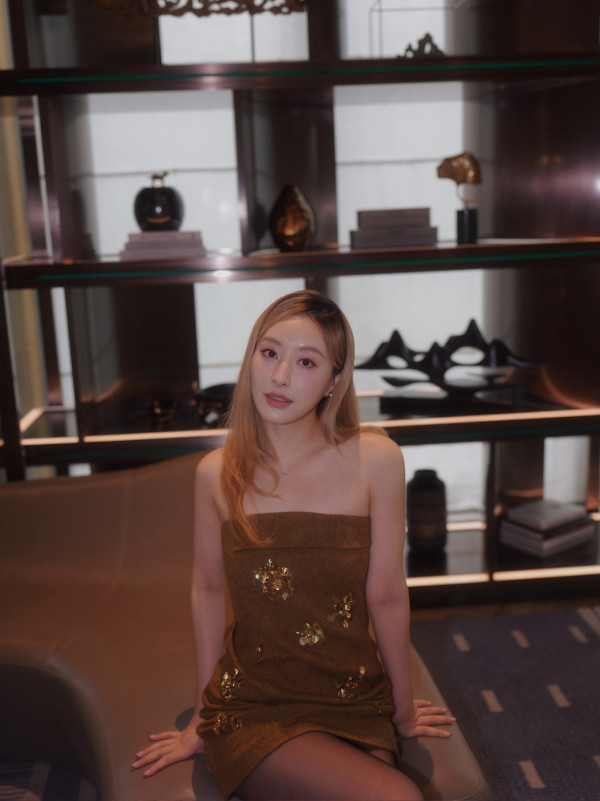 陳瀅蛇年壓軸化身性感「蛇女郎」極驚艷！金髮造型S字水蛇腰身材誘惑爆燈