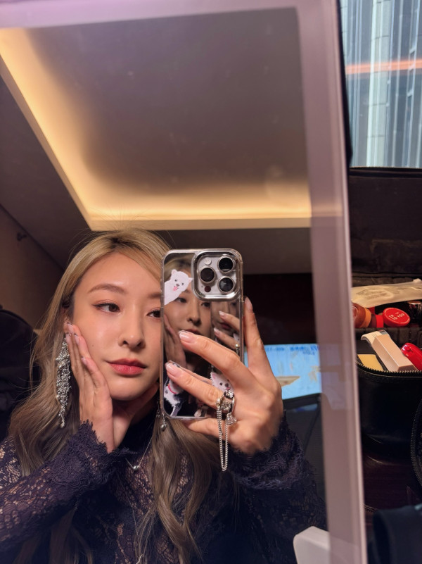 陳瀅蛇年壓軸化身性感「蛇女郎」極驚艷！金髮造型S字水蛇腰身材誘惑爆燈