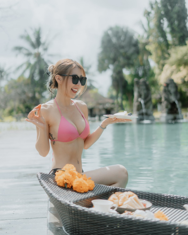 前TVB咪神過大禮排場奢華晒驚人財力！金器堆滿屋巨型流星錘龍鳳鈪粗過手臂