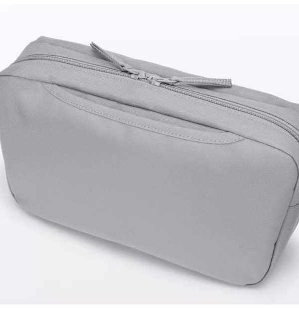 斷貨預警！日本MUJI不起眼防水斜孭袋細細個是旅行收納怪獸 裝得落500ml水樽雨遮手機 