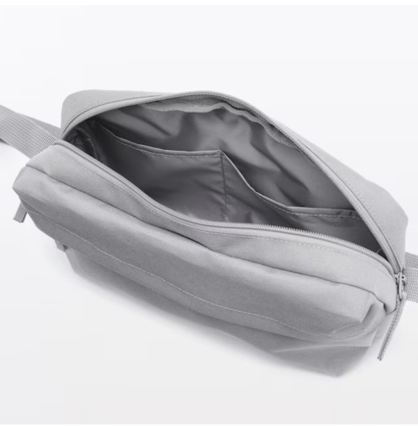 斷貨預警！日本MUJI不起眼防水斜孭袋細細個是旅行收納怪獸 裝得落500ml水樽雨遮手機 