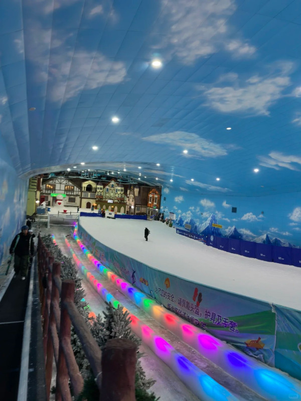 深圳世界之窗阿爾卑斯冰雪世界(來源:小紅書@红璠墦)