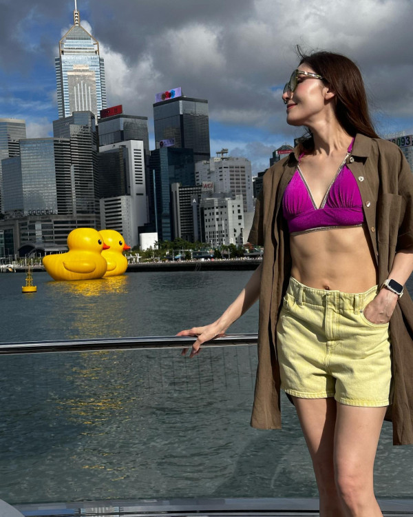 大美人李嘉欣新年罕有染金髮新形象拜年！歐美辣妹風格驚艷網民：差啲認唔出