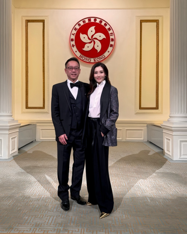 大美人李嘉欣新年罕有染金髮新形象拜年！歐美辣妹風格驚艷網民：差啲認唔出