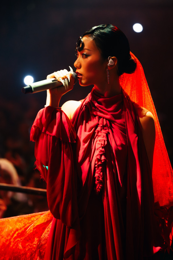 JACE陳凱詠紅館演唱會｜半百藝人好友到場力撐！近8成入座率無懼惡意抨擊滯銷