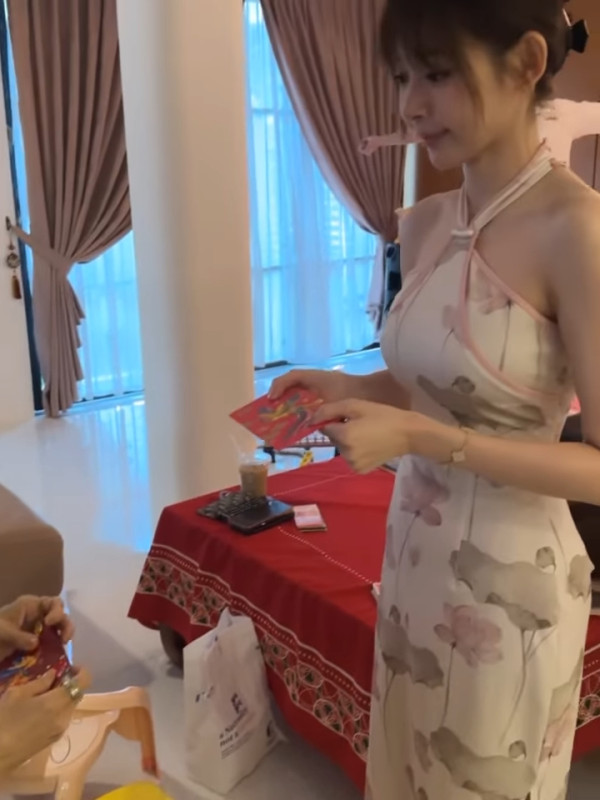 林明禎著掛頸式貼身旗袍拜年馬力全開!近鏡驚見上圍逼爆窒息感震撼大腦