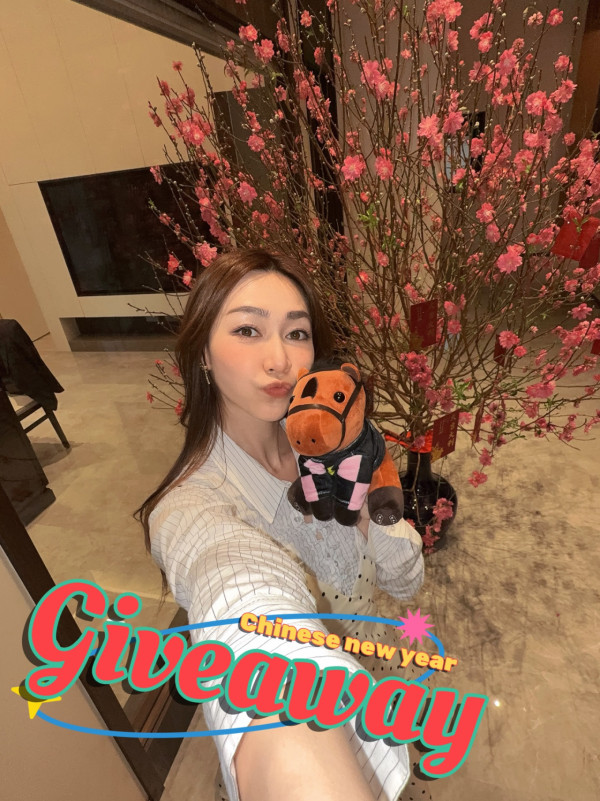 富貴港姐新年送禮曝光半億豪宅！巨型客廳放兩米桃花樹 1800呎空間感極大