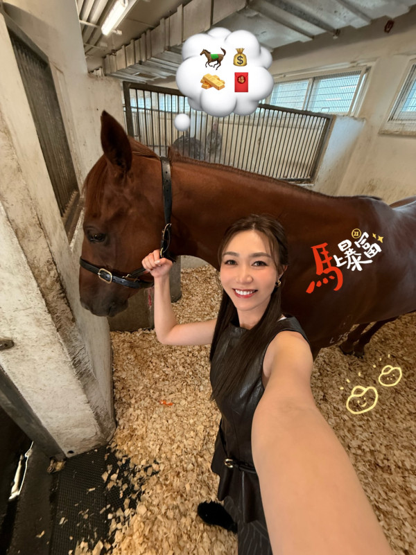 富貴港姐新年送禮曝光半億豪宅！巨型客廳放兩米桃花樹 1800呎空間感極大