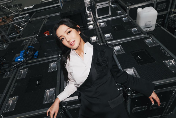 夜王｜Chi Ling譚旻萱身份背景大起底！170磅肥妹黑歷史曝光判若兩人