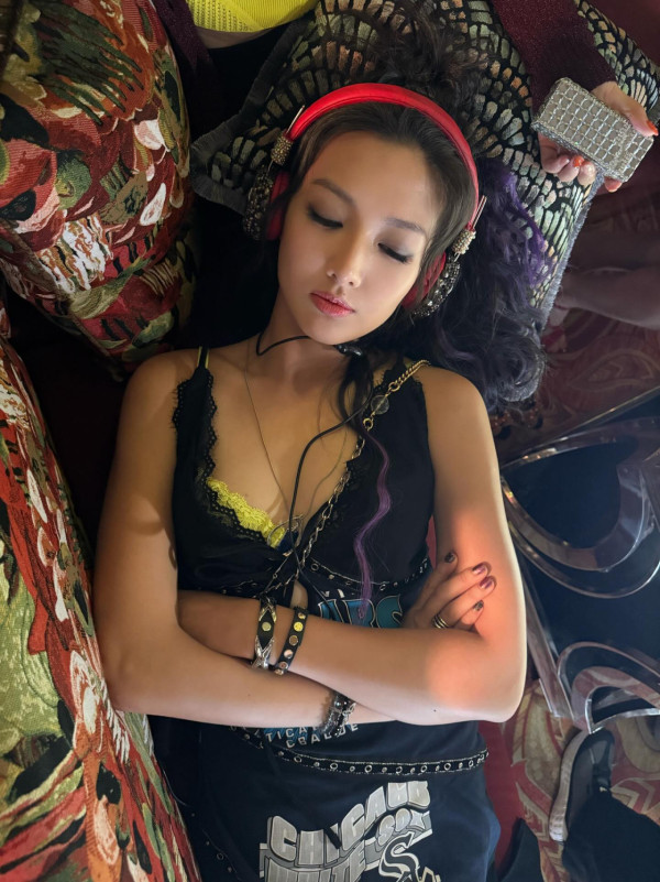 夜王｜Chi Ling譚旻萱身份背景大起底！170磅肥妹黑歷史曝光判若兩人