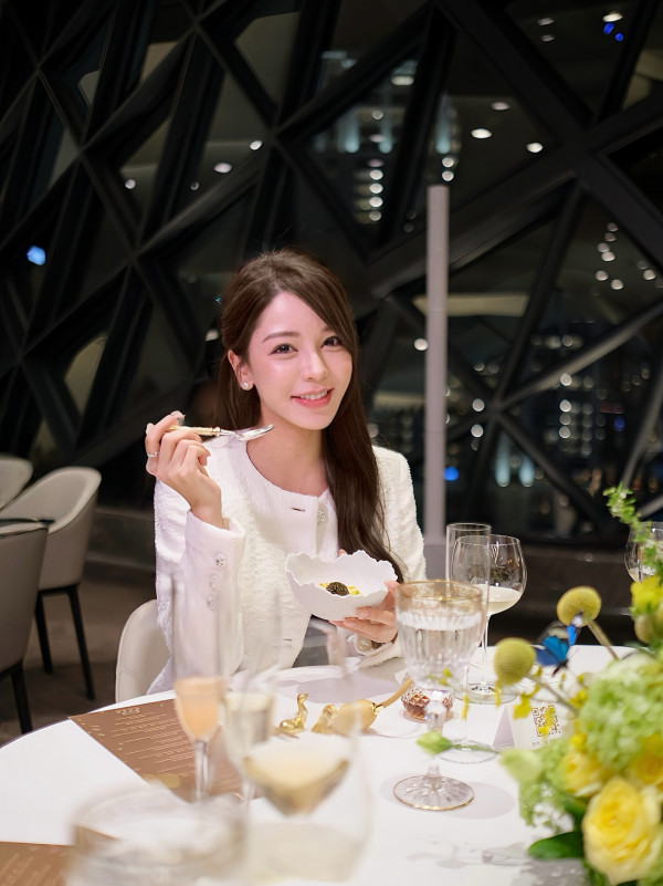 譚嘉儀無預警宣佈懷孕雙胞胎五個月!IG晒超聲波相報喜:「一個身體三個心跳」