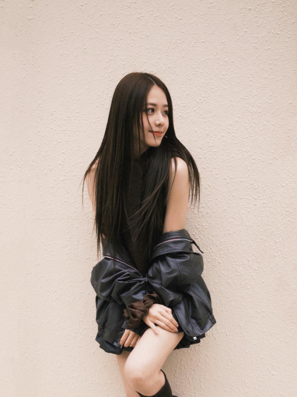 港姐冠軍罕有開金口獲力捧做歌手？人靚聲甜驚艷網民：2026樂壇新人