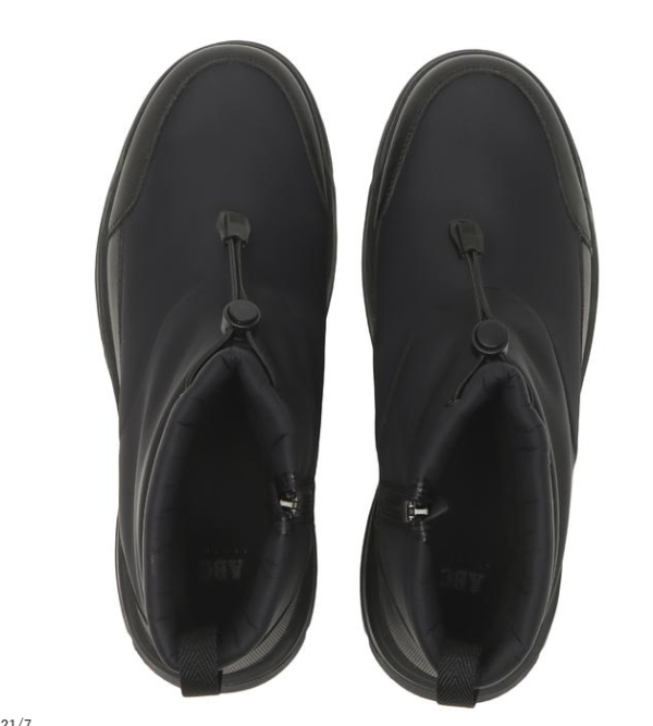 黑色輕便蓬鬆靴(圖︰ABC MART)