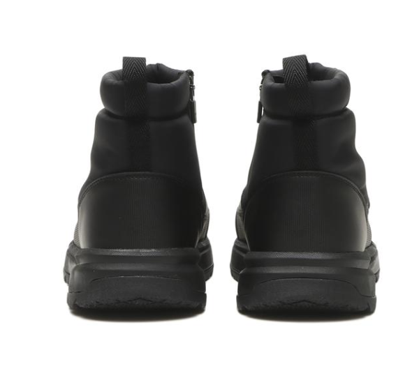 黑色輕便蓬鬆靴(圖︰ABC MART)