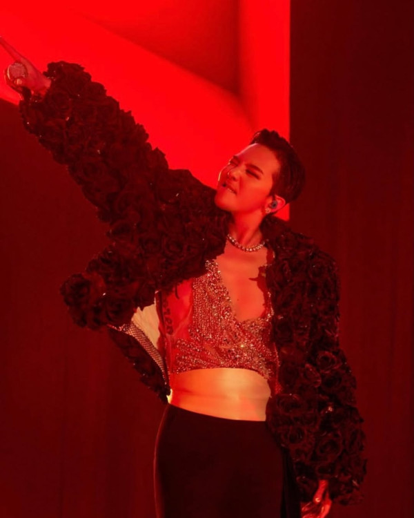 六合彩金多寶得主現身？港女盲跟G-DRAGON隨口噏號碼 奇蹟中獎Threads瘋傳