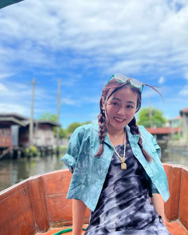 34歲失婚人妻透視露出胸側神秘紋身！邪惡視角罕晒性感泳衣照震撼眼球