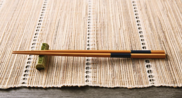 洗筷子1個動作恐致命！清潔不當比馬桶髒8倍 專家揭含菌量驚人：愈洗愈污糟 