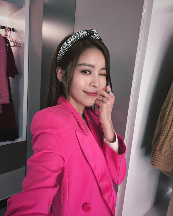 賴慰玲生完兩胎後親認封肚一原因放棄追女！罕談9年前未婚懷孕曾考慮不結婚