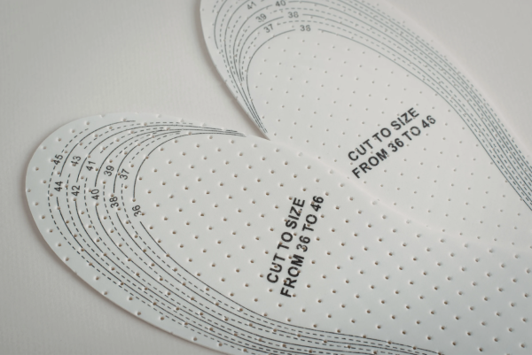 買鞋只睇靚唔靚？日本專家揭5大致命謬誤 著錯鞋恐引發腰膝痛附急救招式