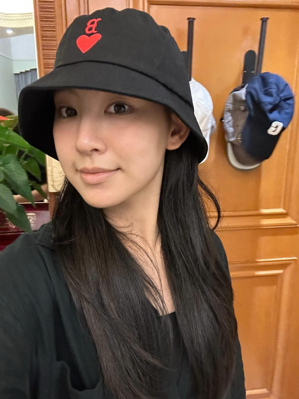 炎明熹破天荒首登ViuTV《CHILL CLUB》 離巢後奪隔籬台冠軍歌9字吐真實感受