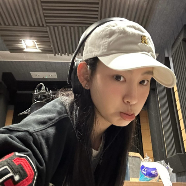 炎明熹破天荒首登ViuTV《CHILL CLUB》 離巢後奪隔籬台冠軍歌9字吐真實感受