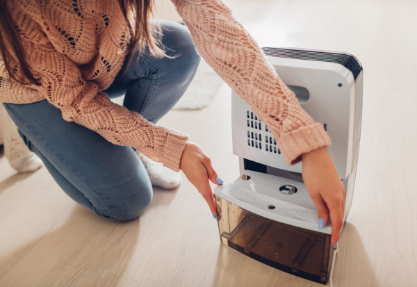 抽濕機抽極唔乾？專家揭1個致命錯誤：等於同全香港交換濕氣！附慳電大法