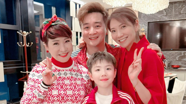 狄波拉豪請《中年好聲音》家族團拜!狂派六合彩豪送LV禮物人人有份極誇張