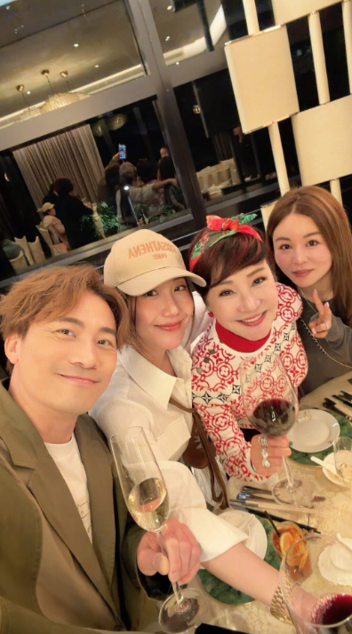 狄波拉豪請《中年好聲音》家族團拜!狂派六合彩豪送LV禮物人人有份極誇張