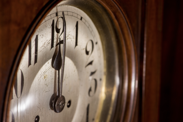 荃灣酒店驚魂！半夜警鐘4響慘遇「俾鬼砸」 惡夢神對應真實凶案？網民揭反轉真相