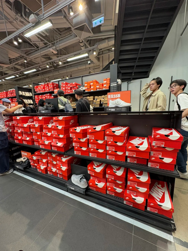 東薈城Adidas開倉波鞋買1送1兼額外半價！網民直擊$599兩對靚款極易襯