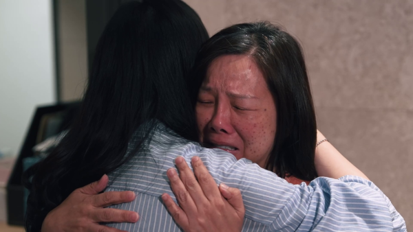 醫美直擊｜資深綠葉黃梓瑋決心開刀割雙眼皮 手術前攬實何依婷激動爆喊：好驚呀