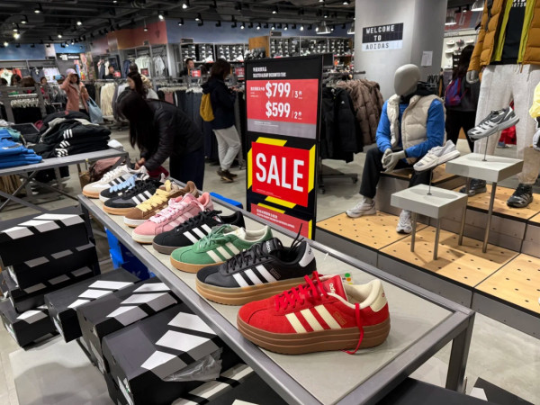 東薈城Adidas開倉波鞋買1送1兼額外半價！網民直擊$599兩對靚款極易襯