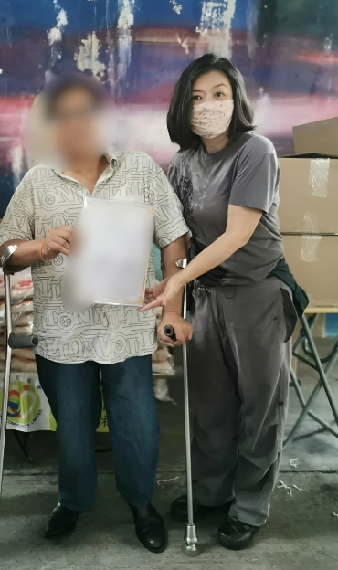 陳玉蓮神隱多年近況曝光！激罕現身深水埗天橋底派物資！傳中兩次六合彩頭獎過億！