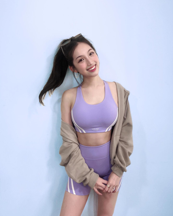 海兒未入行激凸搭地鐵舊照瘋傳！緊身裙晒魔鬼身材7年前變化驚人引熱討