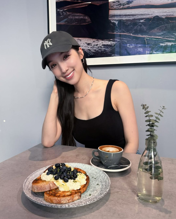 海兒未入行激凸搭地鐵舊照瘋傳！緊身裙晒魔鬼身材7年前變化驚人引熱討