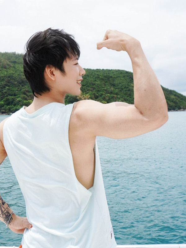 鍾柔美再被網民踢爆疑似又講大話？降呢緋聞男友Eden做朋友 IG洩蜜竟戴住情人節禮物