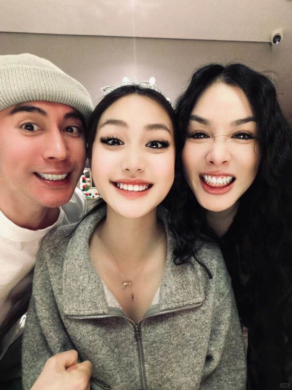 鍾麗緹細女浴室自拍瘋傳影到家姐如廁 刪相後急發文:不要再傳播相關圖片