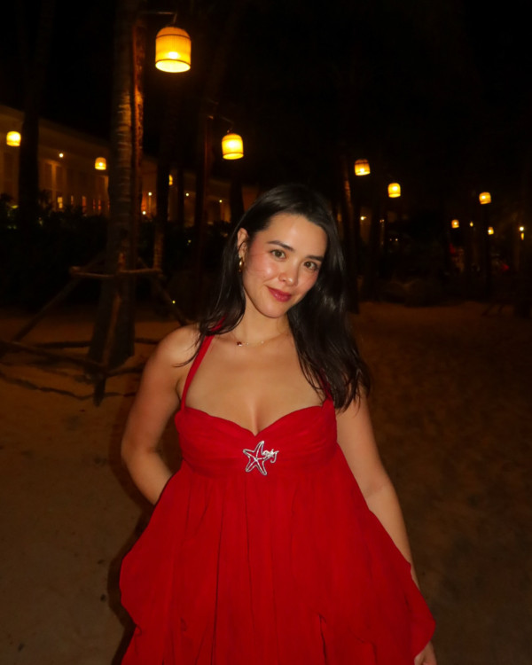 鍾麗緹一門四美母女激罕性感大解放！細女身材比例完美逆襲靚過兩位家姐