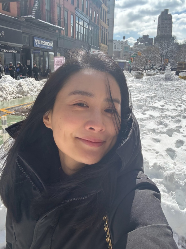 前TVB最索花旦素顏樣現顯老痕跡！與20年前對比驚人：自然優雅地老去