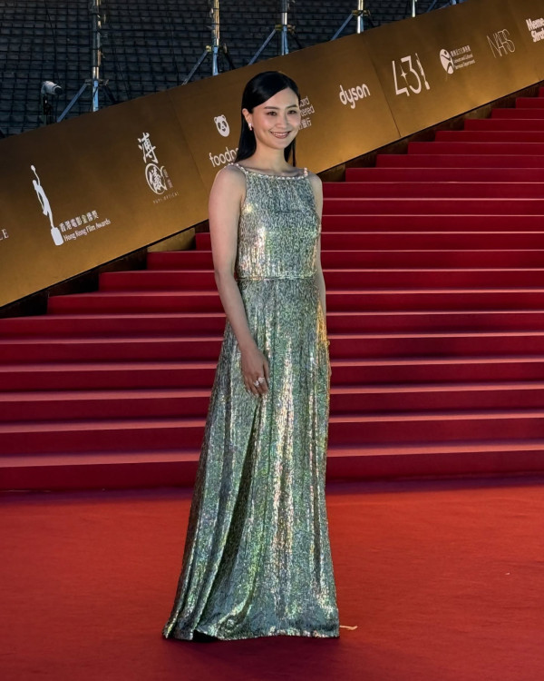 前TVB最索花旦素顏樣現顯老痕跡！與20年前對比驚人：自然優雅地老去