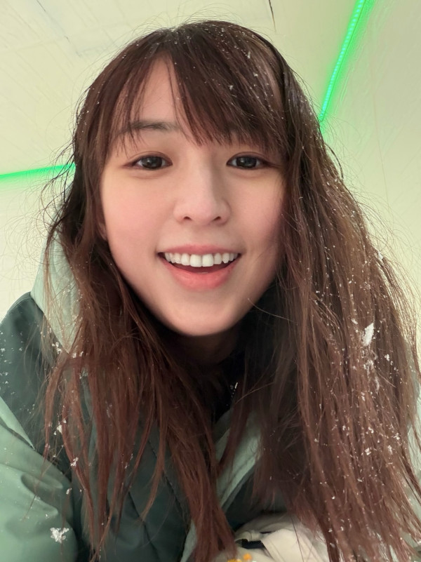 43歲最童顏人妻低炒晒素顏真面目！與細仔同框猶如兩姊弟驚艷網民：完全冇老過