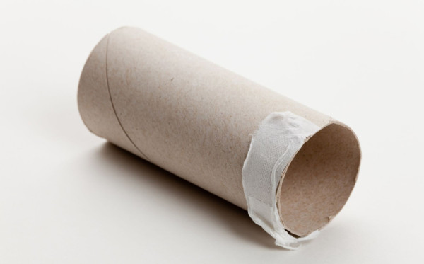 廁紙筒竟可開鎖？日本主婦示範5大「隱藏用途」攝門隙自救 吸塵晾衫都用到