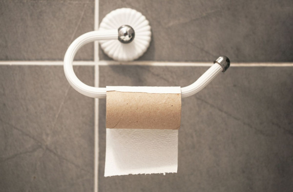 廁紙筒竟可開鎖？日本主婦示範5大「隱藏用途」攝門隙自救 吸塵晾衫都用到