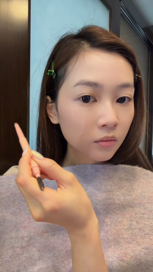 郭柏妍教化妝揭最真實素顏驚為天人！網民竟踩畫蛇添足：拜託以後唔好化