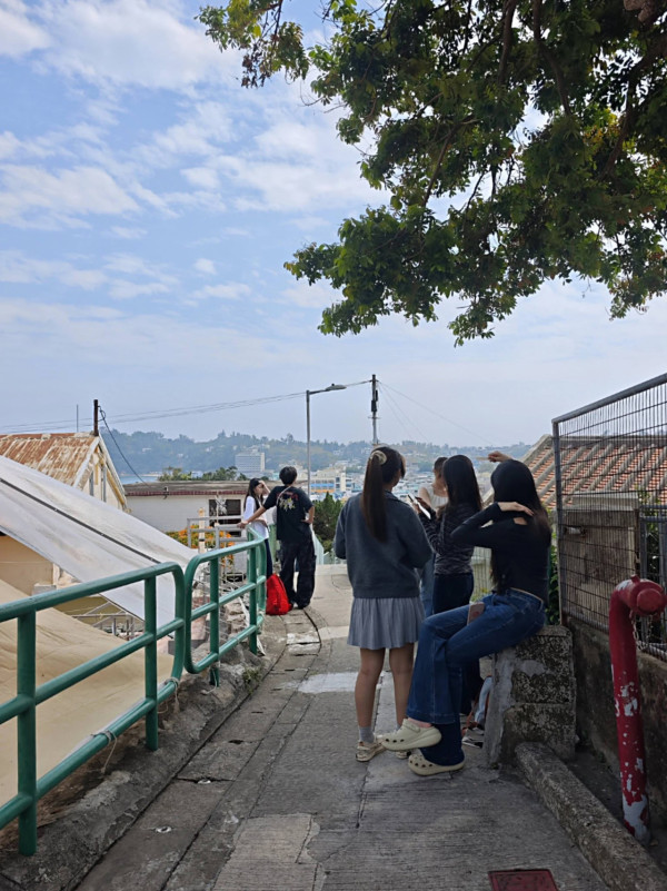 長洲獲封港版「小釜山」！絕美彩色海景秘境曝光 遊客排長龍朝聖附路線教學